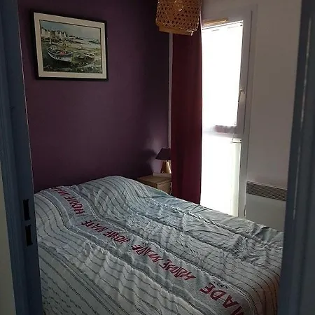 Appt 2 Pieces 28m2 + Loggia 7m2 Ref 4013 Apartment