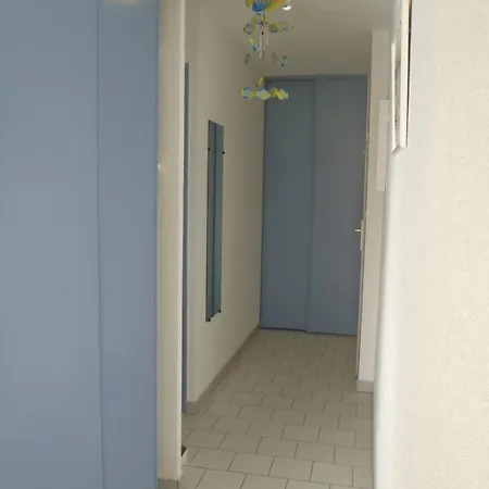 Appt 2 Pieces 28m2 + Loggia 7m2 Ref 4013